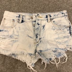 Aritzia Talula Acid Wash Denim Shorts, Size 27